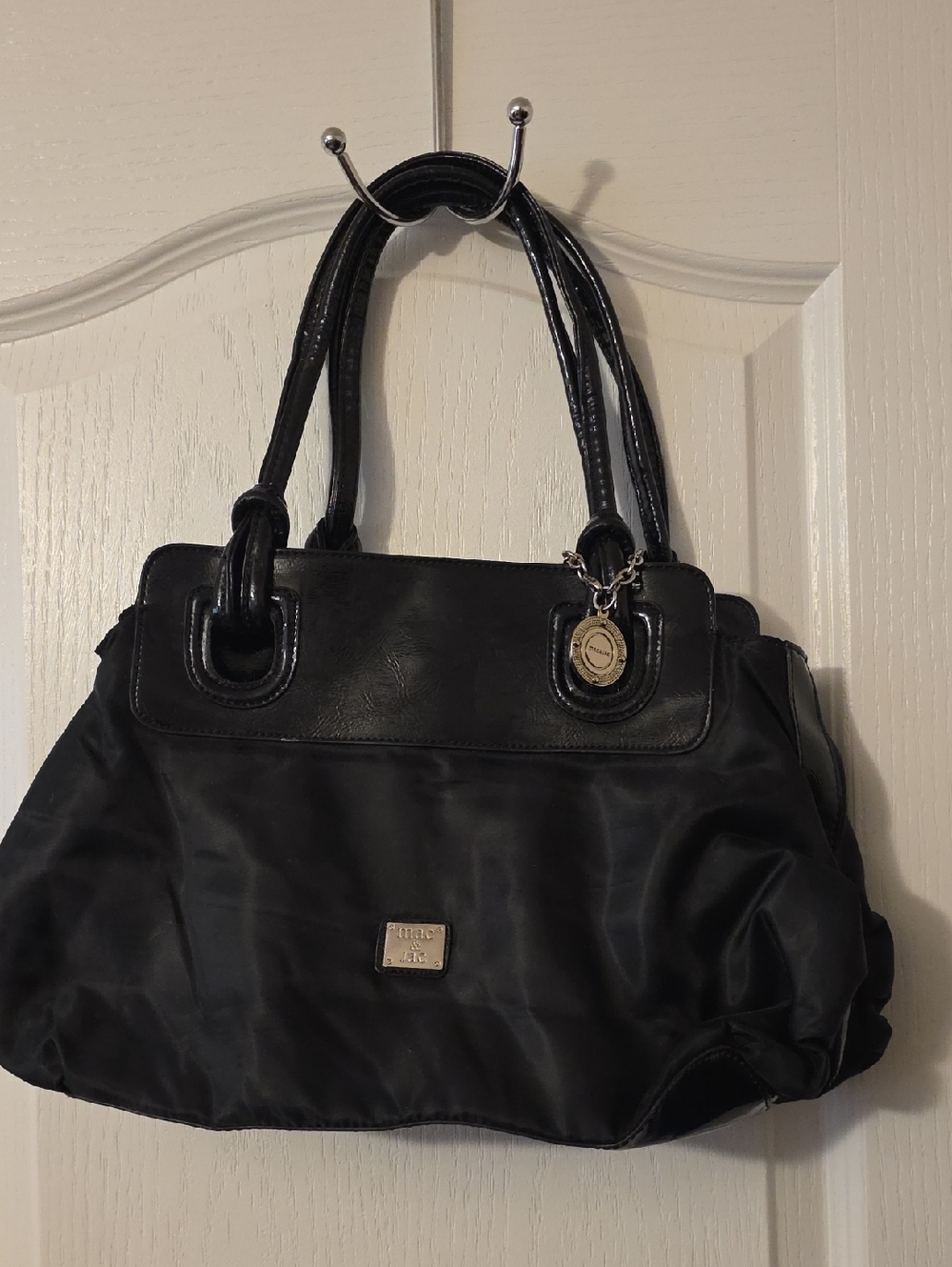 Mac & Jac Classic Black Women's Tote Bag - Elegant Everyday Shoulder Bag